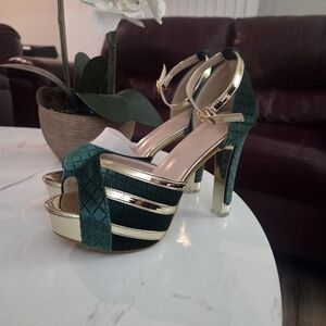 Elegant Green and Gold Platform Heels